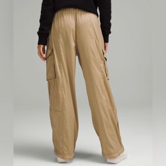 Lululemon Lightweight Adjustable Med-Rise Cargo Pant/ Filbert Tan XXXS - Picture 2 of 7